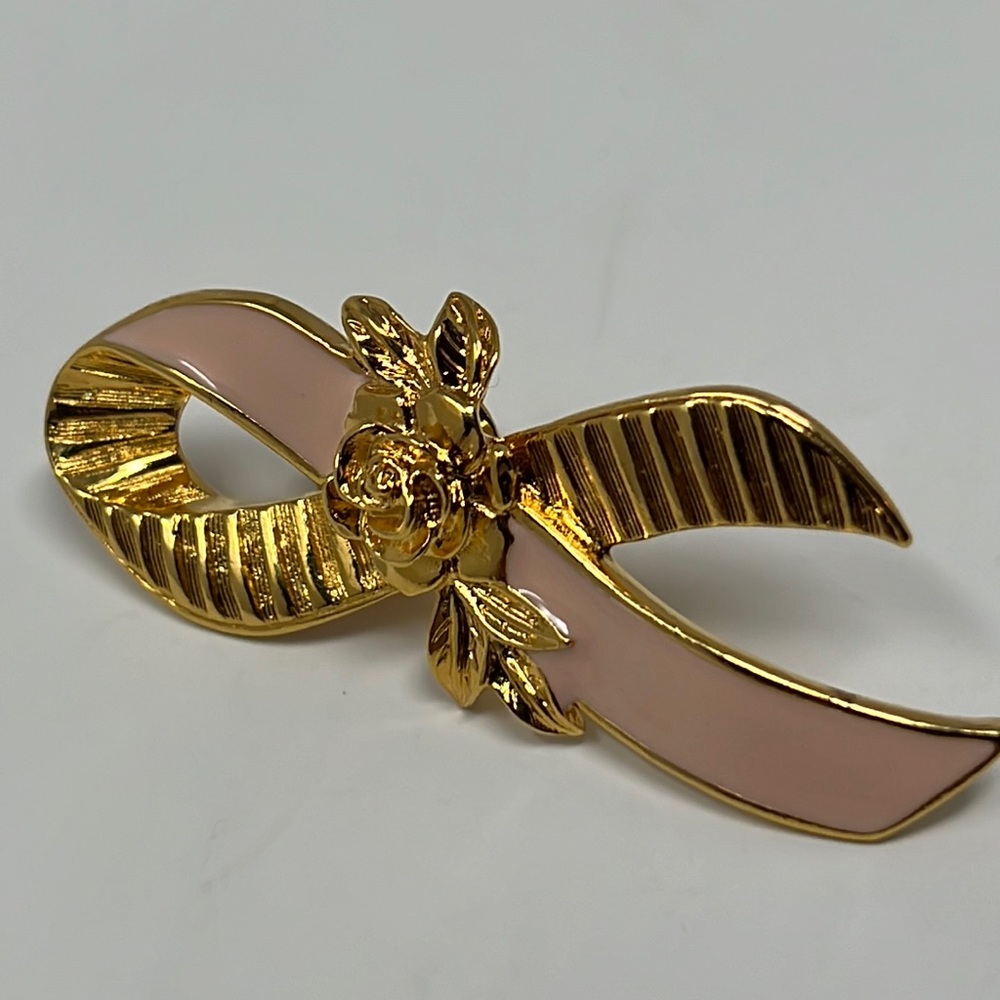 Stunning Avon brooch pin enamel pink and golden tone 2 in